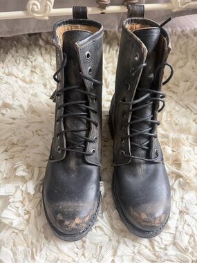 NWT Frye Black Veronica Lace-Up Combat Boots - Distressed Finish sz 6